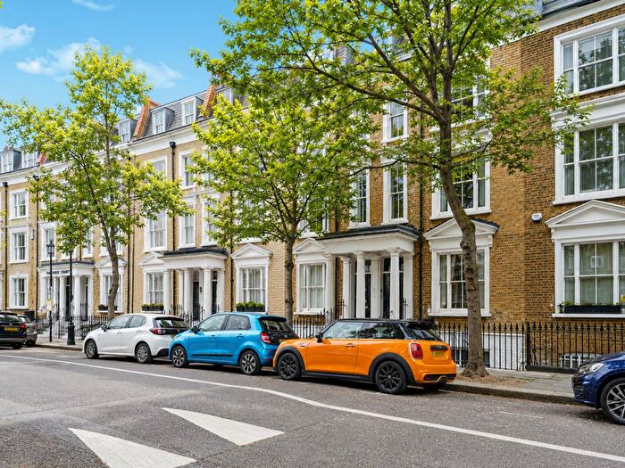 4 Bedroom Block Of Flats For Sale In Kempsford Gardens, London, SW5