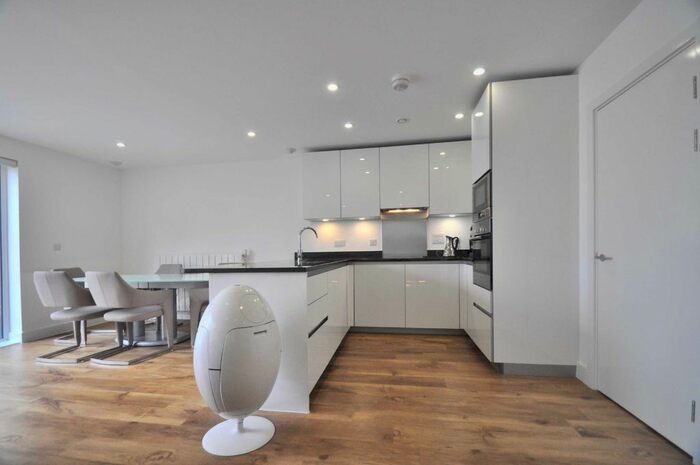 3 Bedroom Flat To Rent In Dowding Drive, Kidbrooke Village, London, SE9