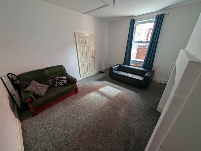 9 Bedroom Flat To Rent In Foxhall Road, Nottingham, NG7