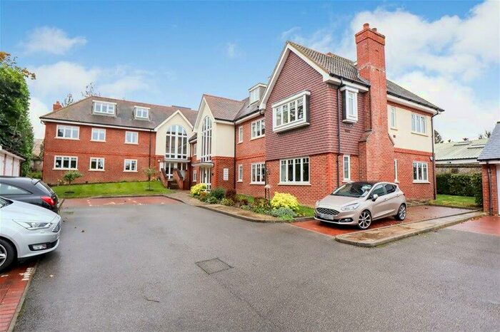 2 Bedroom Flat To Rent In Leyton Road, Harpenden, AL5