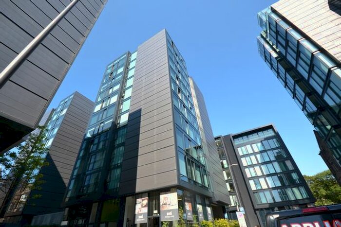 2 Bedroom Flat To Rent In Simpson Loan, Central, Edinburgh, EH3