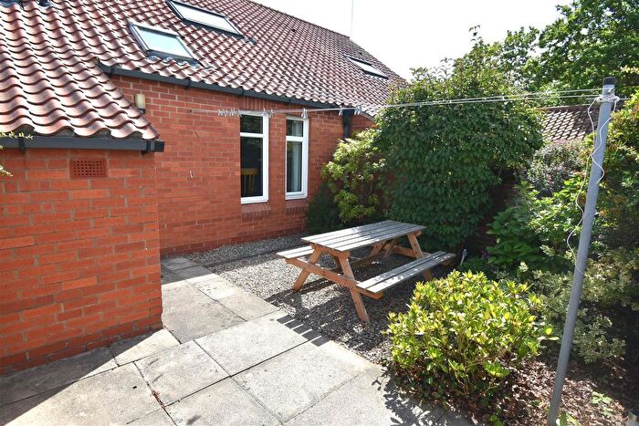 1 Bedroom Terraced House For Sale In West Moor Lane, Heslington, York, YO10