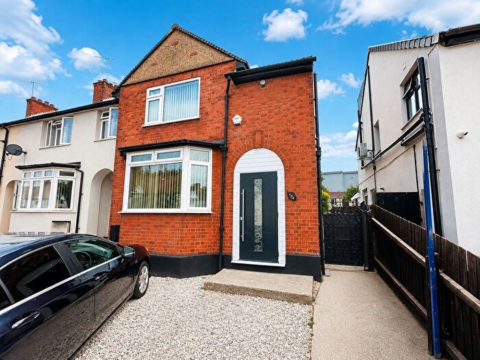 3 Bedroom Semi Detached House To Rent In Kingsway, Luton, LU1