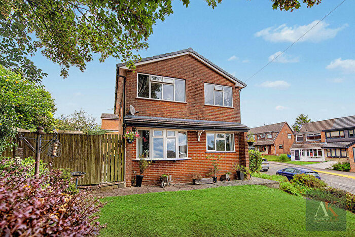 4 Bedroom Detached House For Sale In Crowshaw Drive, Healey, OL12
