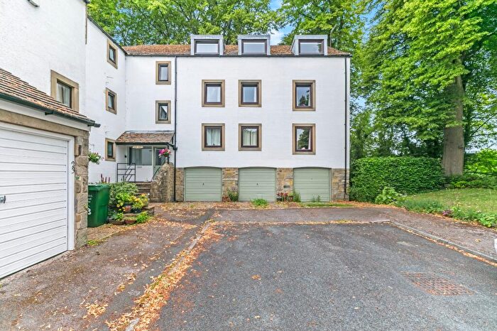 2 Bedroom Flat For Sale In Stockeld Way, Ilkley, West Yorkshire, LS29