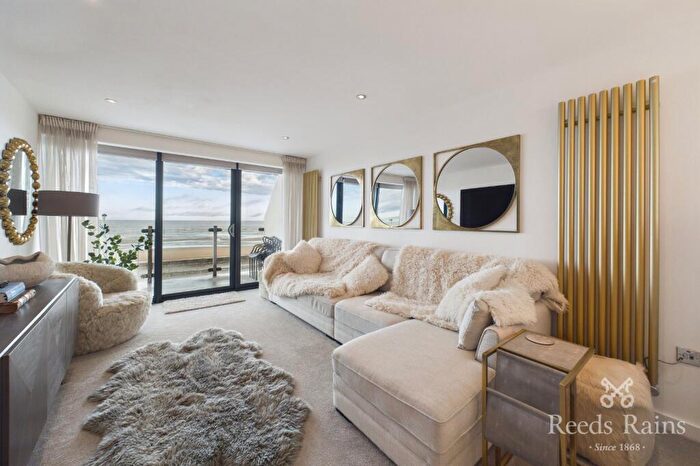 2 Bedroom Apartment For Sale In New South Promenade, Blackpool, Lancashire, FY4