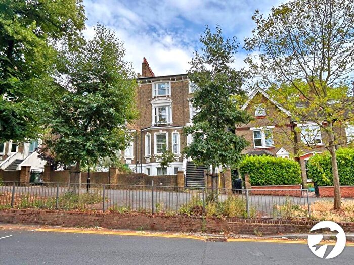 2 Bedroom Flat To Rent In Lewisham Hill, London, SE13