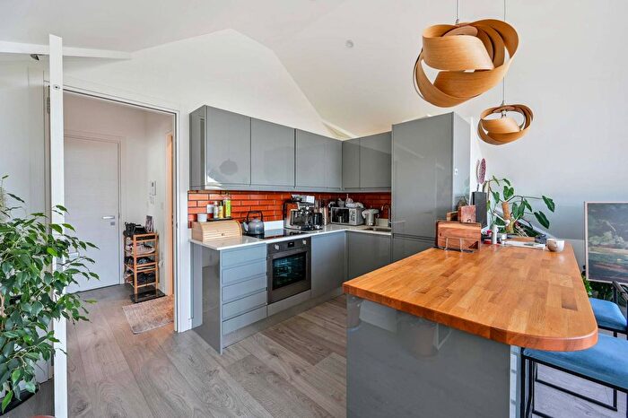 1 Bedroom Flat For Sale In Liongate House, Guildford, GU1