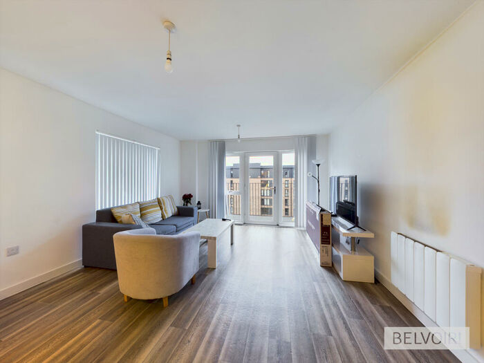 2 Bedroom Flat To Rent In Melrose Apartments, Bell Barn Road, Park Central, Birmingham, B15