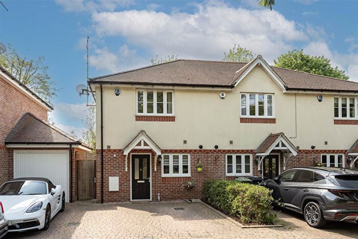 2 Bedroom End Of Terrace House For Sale In Heron Close, Wheathampstead, AL4