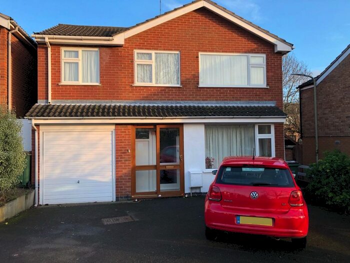 4 Bedroom Detached House To Rent In Waveney Rise, Oadby, LE2