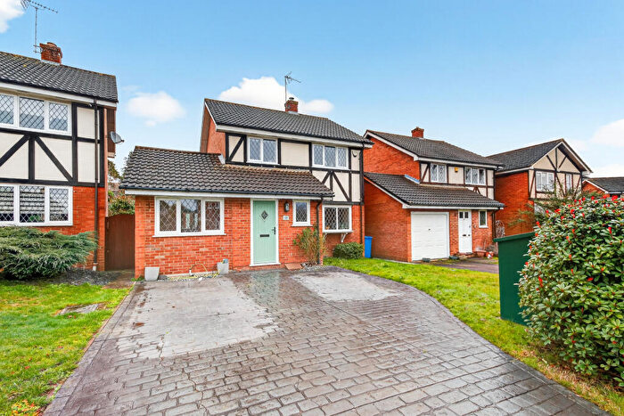 3 Bedroom Detached House For Sale In Farley Copse, Binfield, Bracknell, RG42