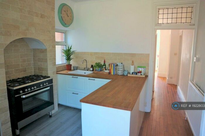 1 Bedroom Maisonette To Rent In Eden Road, London, CR0