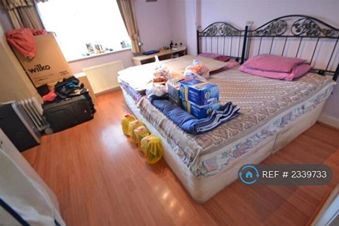 5 Bedroom Semi-Detached House To Rent In Kings Road, Harrow, HA2