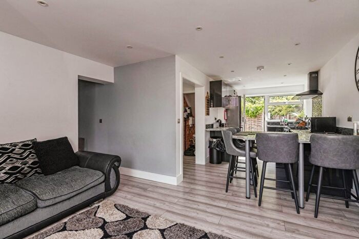 3 Bedroom Terraced House For Sale In Salesbury Drive, Billericay, Essex, CM11