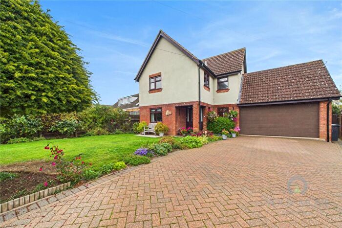 4 Bedroom Detached House For Sale In Orchard Way, Harpole, Northamptonshire, NN7