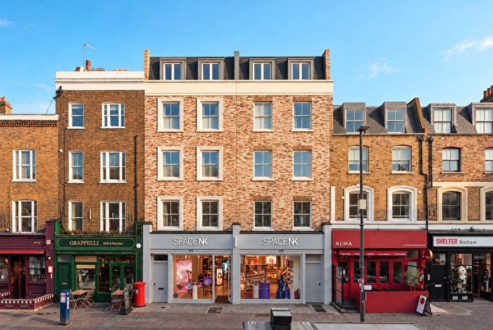 2 Bedroom Flat For Sale In Northcote Road, SW11