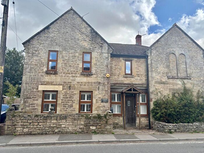 4 Bedroom Semi-Detached House For Sale In Wyke Road, Gillingham, SP8