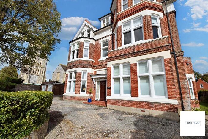 1 Bedroom Flat For Sale In Staveley Road, Eastbourne, BN20