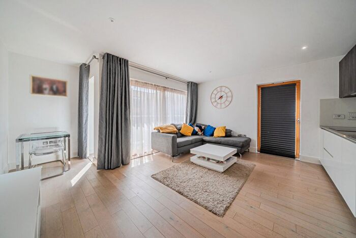 2 Bedroom Flat For Sale In Vinery Way, Hammersmith, London, W6