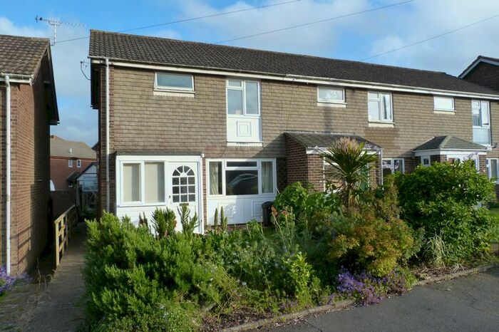 3 Bedroom End Of Terrace House To Rent In Spring Walk, Newport, PO30
