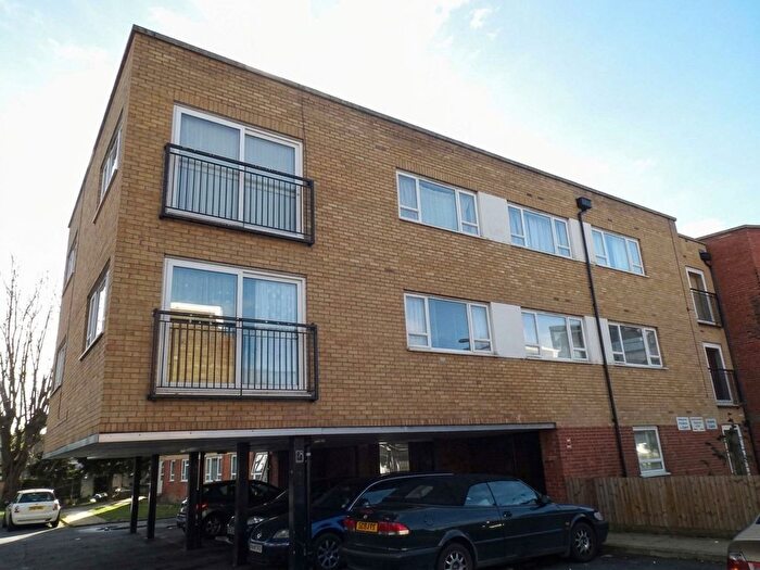 1 Bedroom Flat To Rent In Elderberry Way, Cricket Court, E6