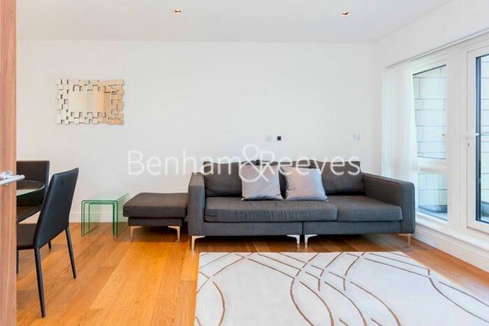 2 Bedroom Flat To Rent In Longfield Avenue, Ealing, W5