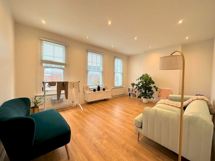 1 Bedroom Flat To Rent In Muswell Hill Broadway, Muswell Hill, London, N10