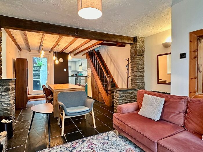 2 Bedroom End Of Terrace House To Rent In Thistleboon Road, Mumbles, SA3