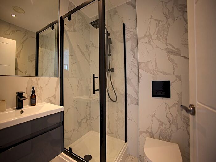 1 Bedroom Flat To Rent In Apt, Live Oasis Eastgate #, LS2