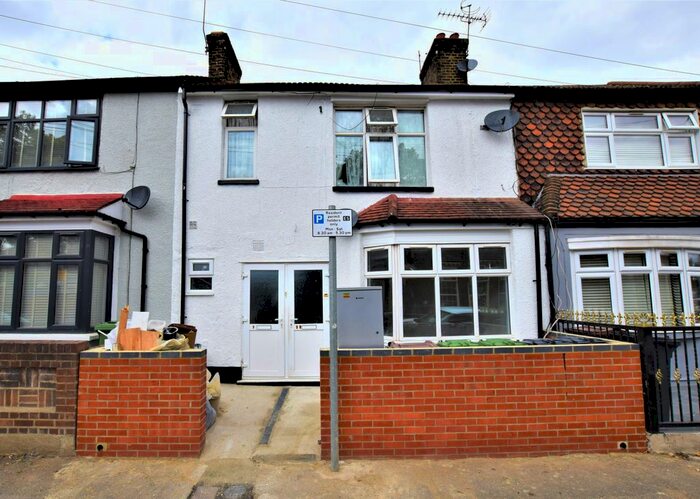 2 Bedroom Flat To Rent In Surrey Road, Barking, IG11