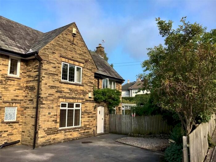 2 Bedroom Property To Rent In Southway, Ilkley LS29