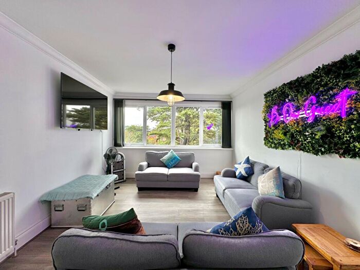 3 Bedroom Apartment To Rent In West Hill Road, Bournemouth, BH2