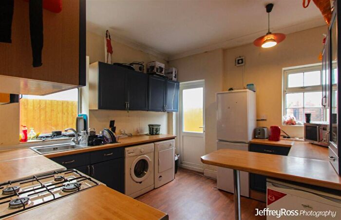 5 Bedroom Private Halls To Rent In Albany Road, Roath, CF24