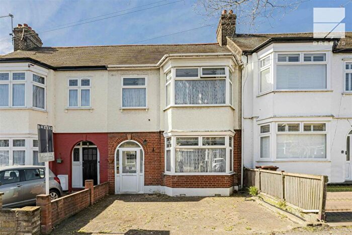 3 Bedroom Terraced House For Sale In Evanston Avenue, London, E4