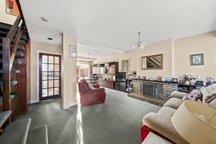 3 Bedroom Semi-Detached House For Sale In Wood End Way, Northolt, UB5