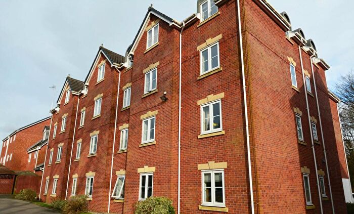 2 Bedroom Apartment To Rent In Oakwood Drive, Worsley, M28