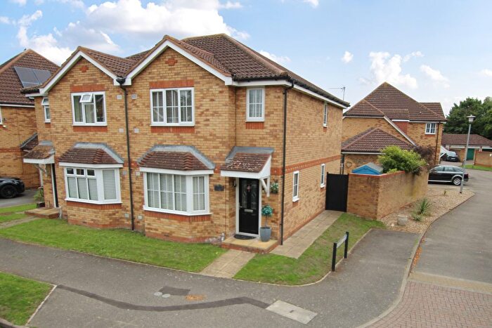 3 Bedroom Semi-Detached House For Sale In Lime Avenue, Beeston, Sandy, SG19