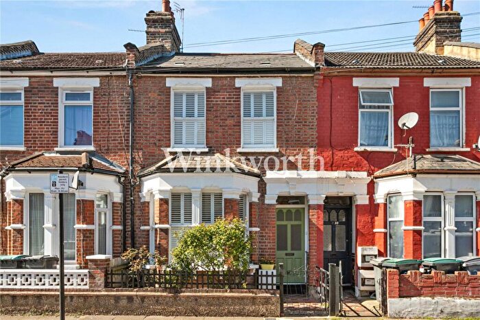 3 Bedroom Terraced House For Sale In Ritches Road, London, N15
