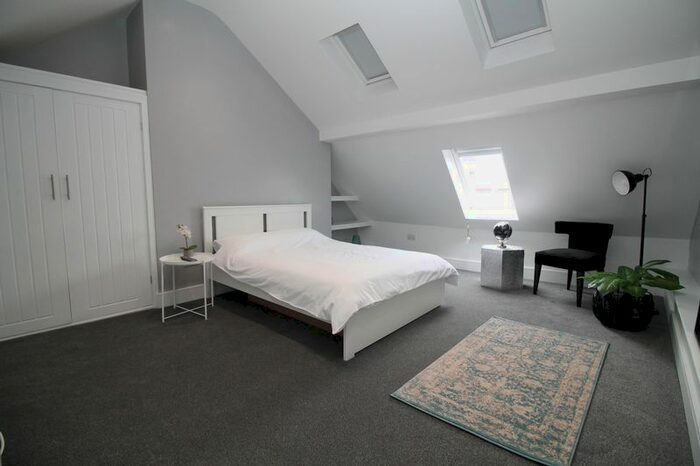 1 Bedroom Flat To Rent In Kings Square Avenue, Bristol, BS2