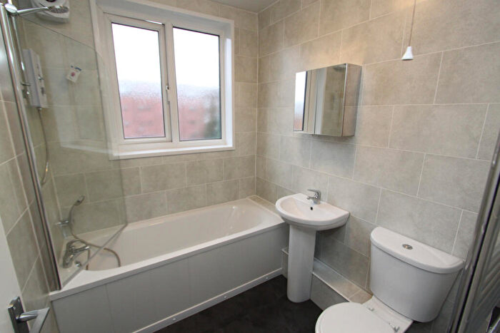 4 Bedroom House To Rent In Belle Vue Road, Leeds, LS3