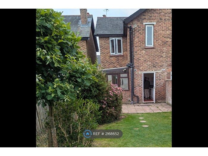 2 Bedroom End Of Terrace House To Rent In Cambrai Avenue, Chichester, PO19