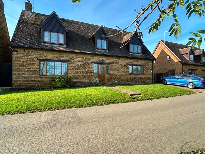 4 Bedroom Detached House To Rent In Beech Lane, NN7