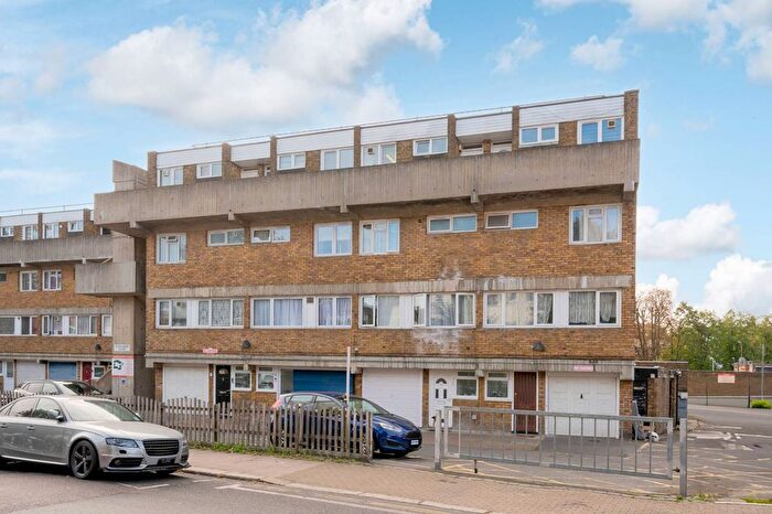 4 Bedroom Maisonette For Sale In Stanthorpe Close, Streatham, London, SW16