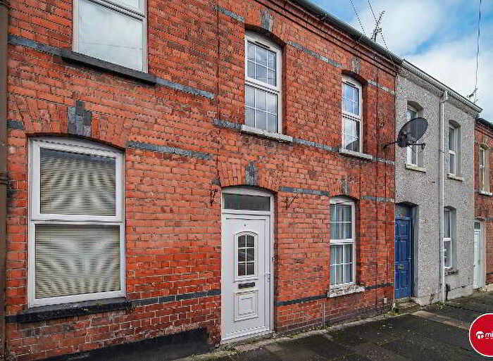 3 Bedroom Extended Mid-terraces For Sale In Governor Road, Derry, BT48