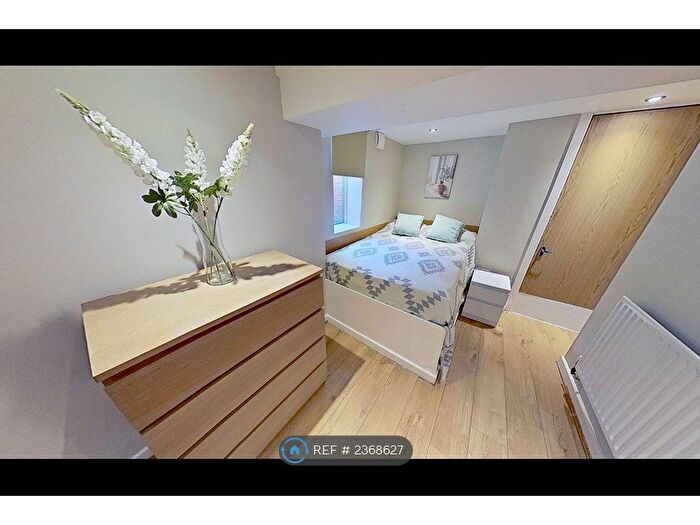 4 Bedroom Terraced House To Rent In Beechwood Terrace, Leeds, LS4