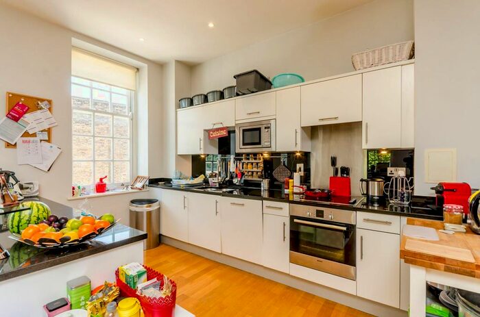 2 Bedroom Flat To Rent In Clapham Common South Side, Clapham South, London, SW4