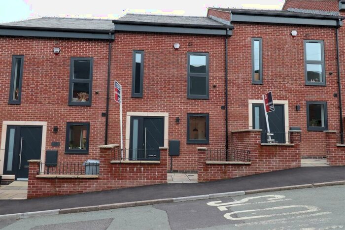 3 Bedroom Terraced House To Rent In Windmill Street, Macclesfield, SK11