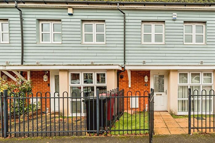 4 Bedroom Terraced House For Sale In Dariel Close, Slough, SL1