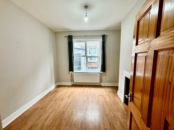 1 Bedroom Flat To Rent In Hoe Street, London, E17